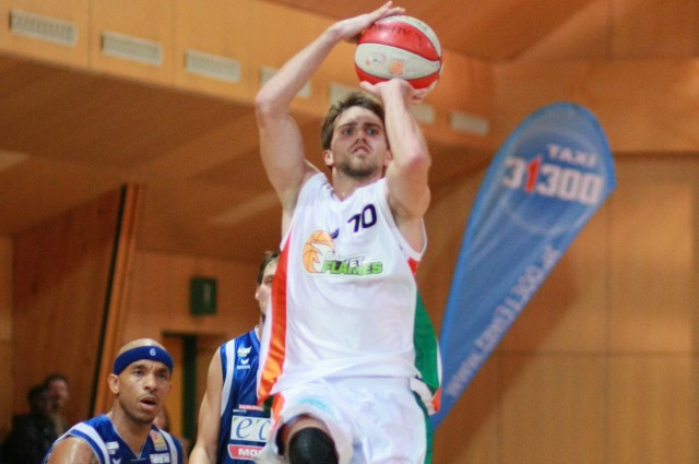 Basketball ABL 2013/14 Chevrolet Cup 1. Runde BasketFlames vs Kapfenberg Bulls, Lukas Böck (10), Shawn Ray (6)