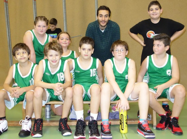 BasketFlames_u12_2_Team-20131124_155249