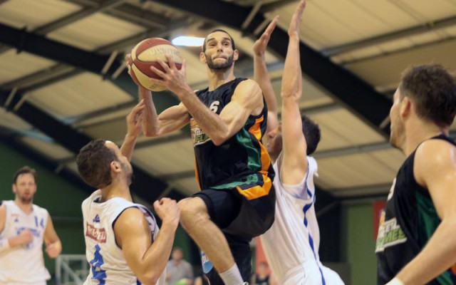 ABL 2013/14 2. Bundesliga 2. Semifinale DC Timberwolves vs Basket Flames, Dominik M?llner (6), Terrence Aryee (4), Vincent Polakovic (15)